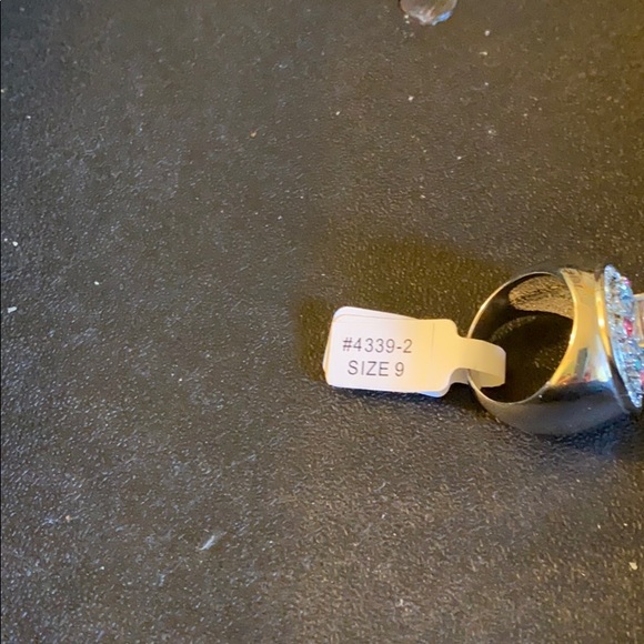 Ring - Picture 3 of 3